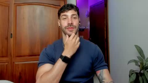 Snapshot of marco_tahani_ chatting on August 2026 01:57:01 PM Marco IG marco tahani online show from August 2026 01:57:01 PM