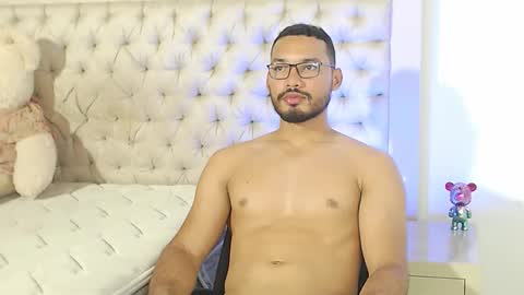 Snapshot of marcusblade__ chatting on November 2025 09:47:01 PM MARCUS online show from November 2025 09:47:01 PM