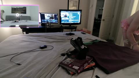 Snapshot of marcytappette chatting on December 2024 12:32:02 AM Marcy Tappette online show from December 2024 12:32:02 AM