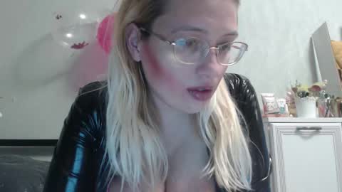 margo_shine online show from February 2026 05:20:01 PM