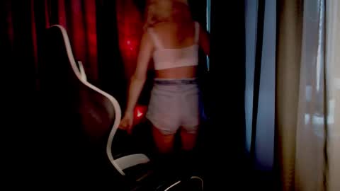 Snapshot of margoo_77 chatting on November 2025 03:49:01 AM Margoo online show from November 2025 03:49:01 AM