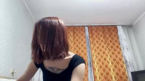 Lina online show from November 2025 09:15:01 PM