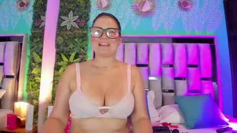 Mari online show from May 2026 09:27:01 PM