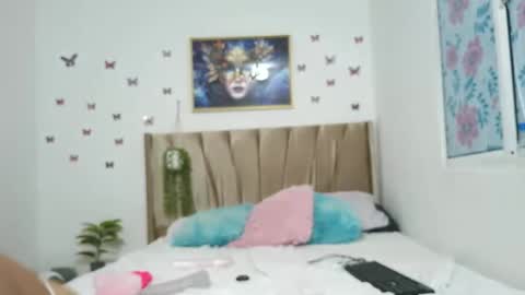 Snapshot of mari_curls chatting on September 2025 03:41:02 AM mari_curls online show from September 2025 03:41:02 AM