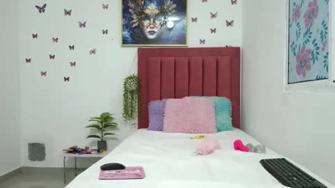 Snapshot of mari_curls chatting on October 2025 10:07:01 AM mari_curls online show from October 2025 10:07:01 AM