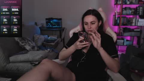 mari moore online show from May 2026 07:04:02 AM