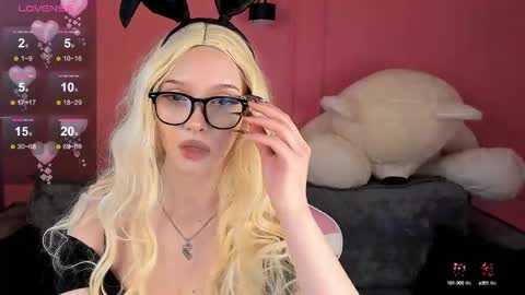 Snapshot of mari_nett chatting on February 2025 06:32:02 AM mari_nett online show from February 2025 06:32:02 AM