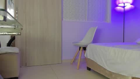 Meli-Mari  online show from November 2025 01:00:02 PM