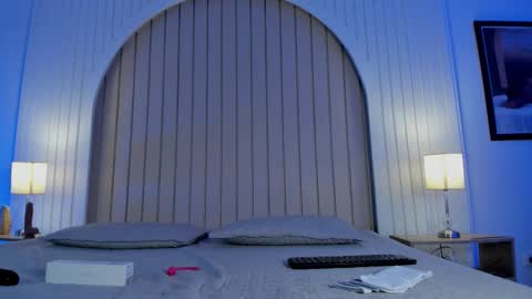 Maria  online show from November 2025 12:05:02 PM