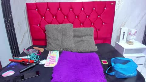 mariam_schubert online show from November 2025 08:27:02 PM