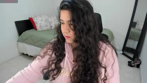   Mariam Castiblanco online show from April 2026 08:43:02 PM