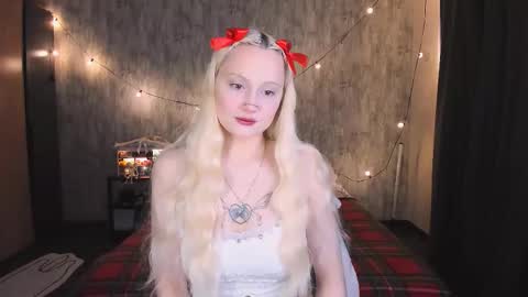 Maria online show from November 2025 01:48:02 AM