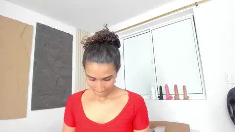 Marian online show from October 2025 11:01:01 AM