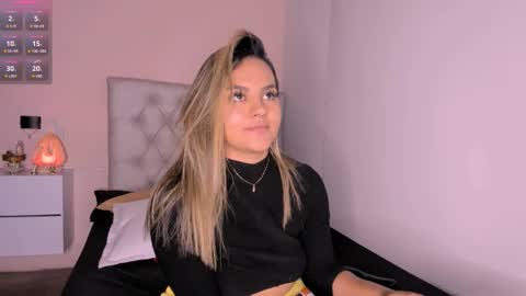 Snapshot of mariana__roe chatting on February 2025 06:00:01 AM Mariana Roe online show from February 2025 06:00:01 AM