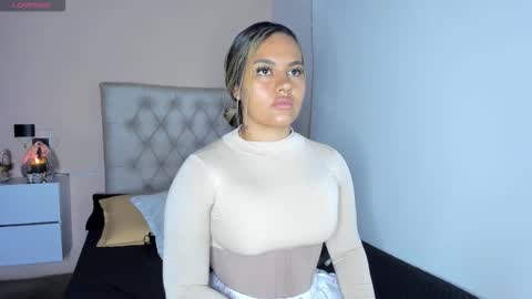 Snapshot of mariana__roe chatting on November 2025 11:26:02 PM Mariana Roe online show from November 2025 11:26:02 PM