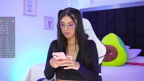 Mariana  online show from November 2025 07:04:02 PM