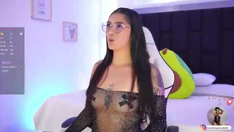 Mariana  online show from November 2025 07:01:02 PM