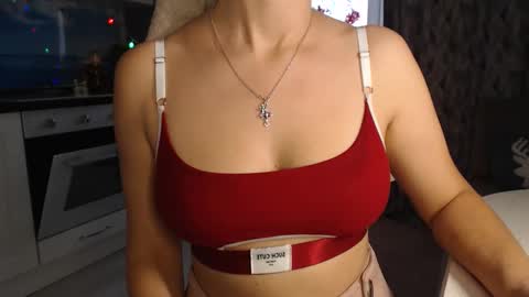 Snapshot of mariana_mur chatting on February 2025 09:54:01 AM MarianaMur online show from February 2025 09:54:01 AM