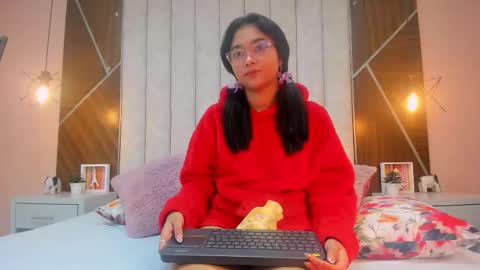 Mariana  online show from November 2025 02:05:02 PM