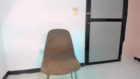 Mariana  online show from November 2025 08:53:01 PM