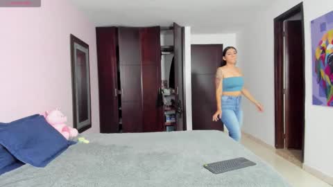 MARIANA Y VALENTINA online show from February 2026 11:05:02 AM