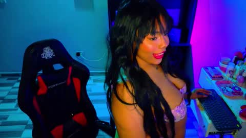 Mariana Prada online show from November 2025 05:09:02 AM