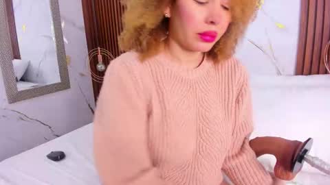 Mariana online show from December 2025 08:03:01 PM