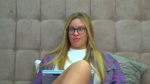 Snapshot of marianeumann chatting on January 2025 01:30:01 AM Maria online show from January 2025 01:30:01 AM