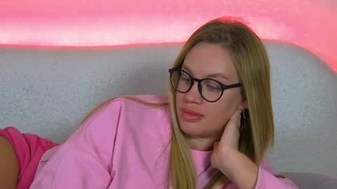 Snapshot of marianeumann chatting on January 2025 01:20:01 AM Maria online show from January 2025 01:20:01 AM