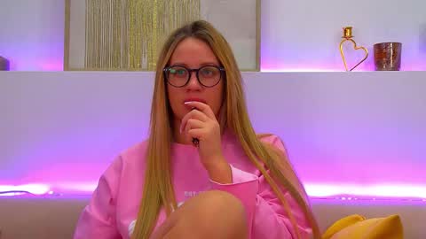 Snapshot of marianeumann chatting on February 2025 04:41:02 AM Maria online show from February 2025 04:41:02 AM