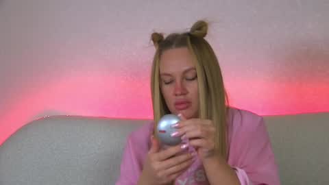 Snapshot of marianeumann chatting on February 2025 04:24:02 PM Maria online show from February 2025 04:24:02 PM