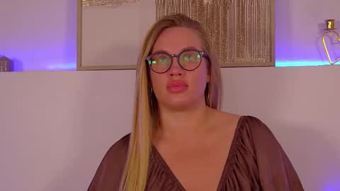 Snapshot of marianeumann chatting on March 2025 04:13:02 PM Maria online show from March 2025 04:13:02 PM