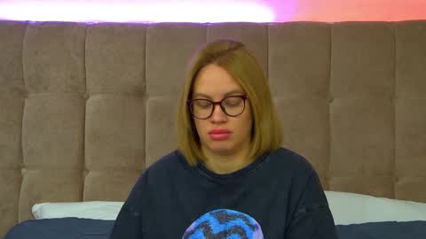 Snapshot of marianeumann chatting on September 2025 06:15:02 AM Maria online show from September 2025 06:15:02 AM