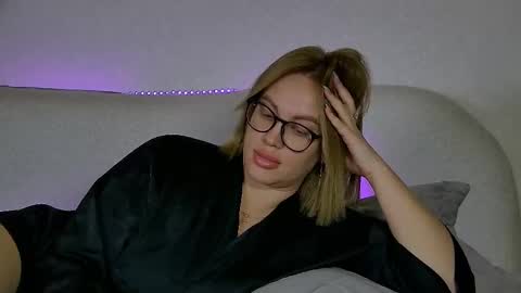 Snapshot of marianeumann chatting on September 2025 07:23:01 AM Maria online show from September 2025 07:23:01 AM