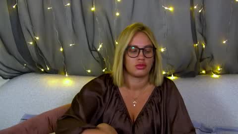 Snapshot of marianeumann chatting on October 2025 08:11:01 AM Maria online show from October 2025 08:11:01 AM