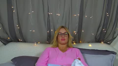 Maria online show from November 2025 11:11:01 AM