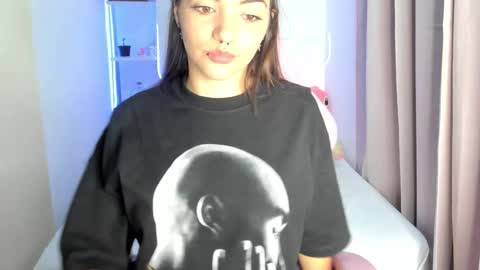 Mariangel online show from November 2025 01:07:02 AM