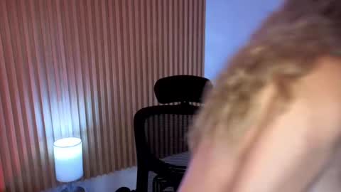 Marian Love  online show from April 2026 10:48:01 AM