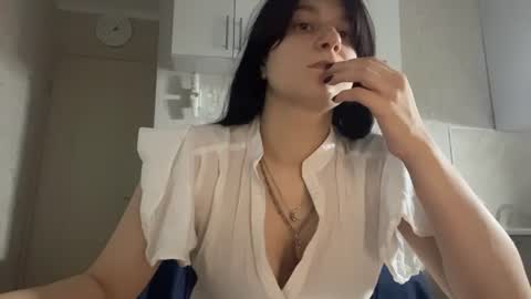 Snapshot of marianmollberg chatting on July 2026 11:08:01 PM Marian online show from July 2026 11:08:01 PM