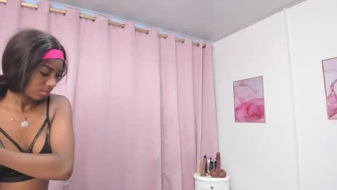 Snapshot of marianrosse chatting on May 2026 08:58:01 PM marianrosse online show from May 2026 08:58:01 PM