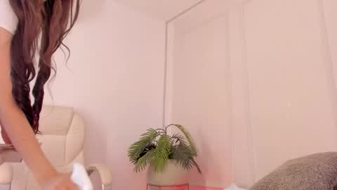 Maria Pettit online show from March 2026 02:29:01 PM