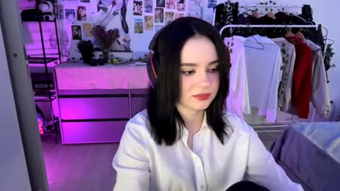 Emily online show from October 2025 06:14:01 AM