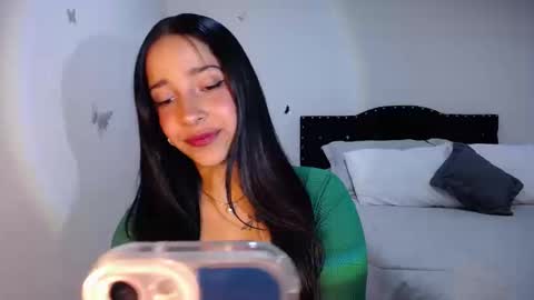 Snapshot of marie_daved chatting on September 2025 04:05:01 AM Nicolle online show from September 2025 04:05:01 AM