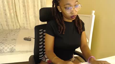 Snapshot of mariejuana_bliss chatting on November 2025 10:50:02 AM mariejuana online show from November 2025 10:50:02 AM