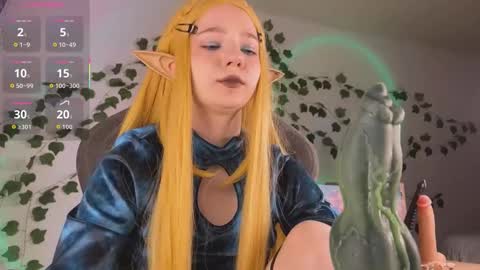 Snapshot of mariel_a_gold chatting on November 2025 06:15:01 AM Mariel Gold online show from November 2025 06:15:01 AM