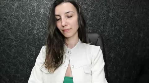 Snapshot of marielleanker chatting on October 2025 11:08:02 AM marielleanker online show from October 2025 11:08:02 AM