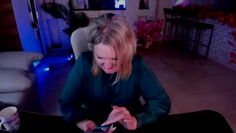 Snapshot of mariemlui chatting on November 2025 12:26:01 PM mariemlui online show from November 2025 12:26:01 PM