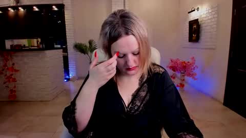 Snapshot of mariemlui chatting on December 2025 11:19:01 AM mariemlui online show from December 2025 11:19:01 AM