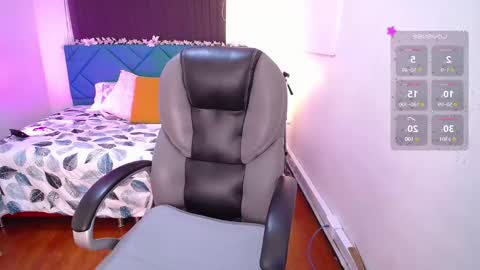 Snapshot of marien_thomson_ chatting on February 2025 12:40:02 AM Marien online show from February 2025 12:40:02 AM