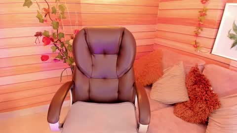 Snapshot of marien_thomson_ chatting on February 2025 03:10:02 AM Marien online show from February 2025 03:10:02 AM